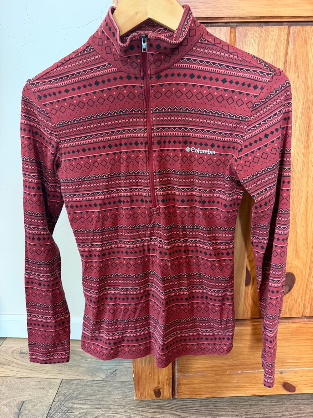 Columbia Sportswear Red Fair Isle Aztec Print 1/4 Zip Long Sleeve Top XS EUC